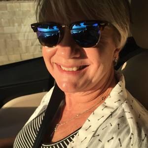 Meet your Posher, Leslie